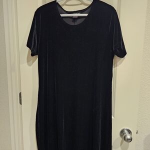 Impressions Workshop Black Velvet dress NWT